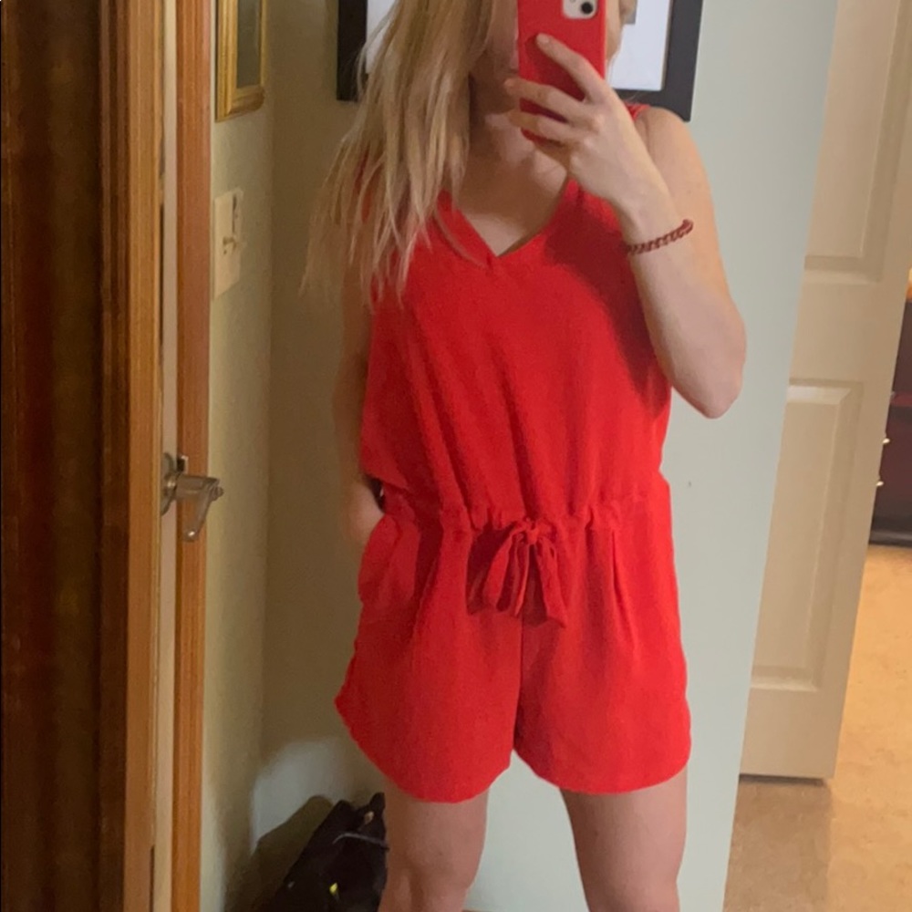 LAST HOURS OR WILL BE DONATED!
Red romper